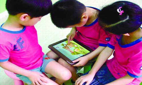 智能手机、ipads成儿童视力杀手 建议贴上茄子免费视频